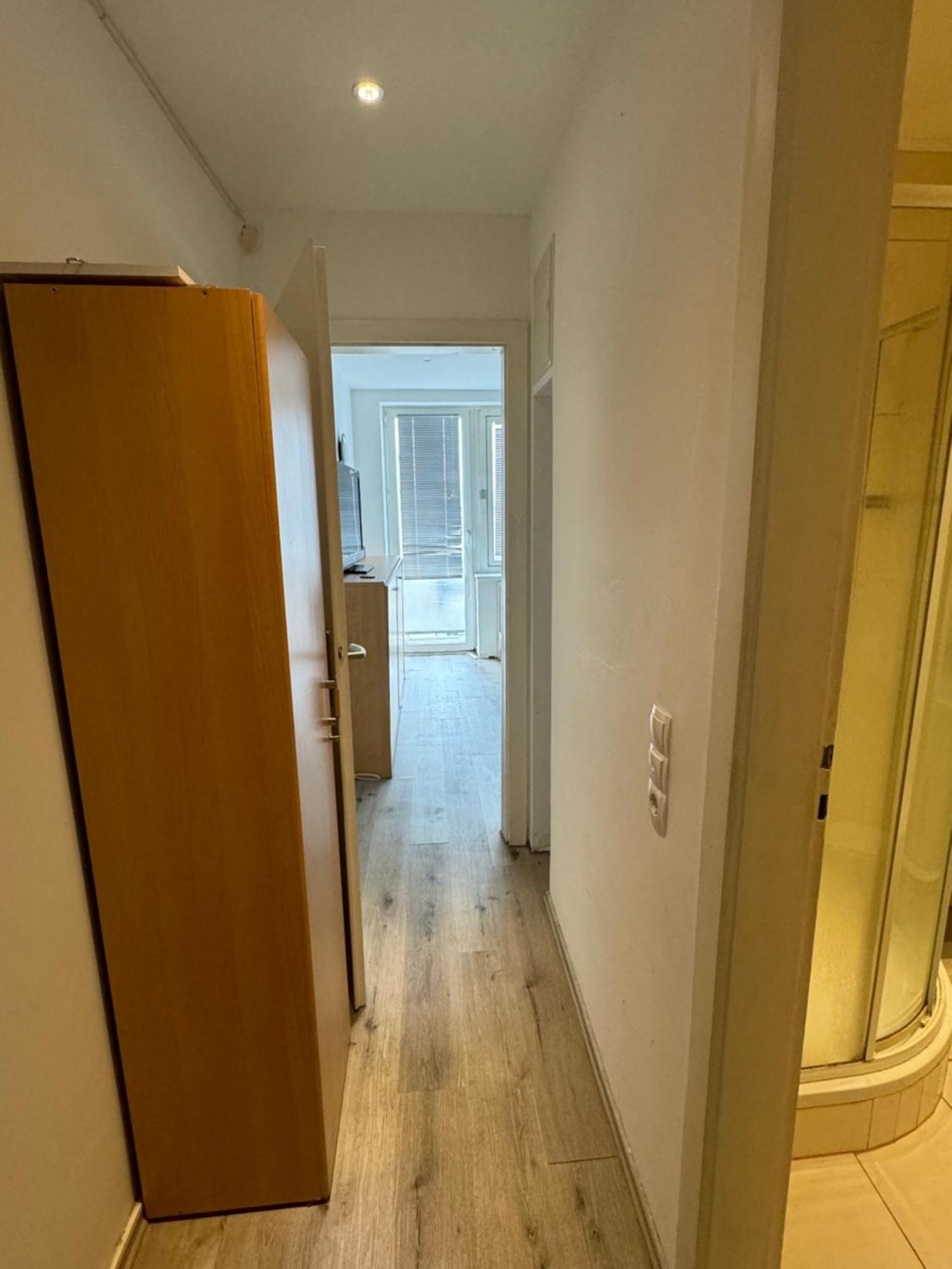 Zentrale 1-zimmer Wohnug In Apartment *